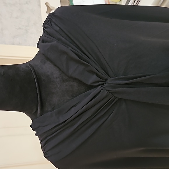 "PROFILE", SZ. M, Polyester and elastic, black, sleeveless cape. - Picture 4 of 14